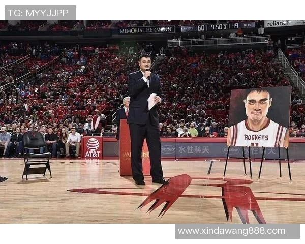 姚明在NBA生涯中首次突破40分大关的精彩瞬间与背后故事