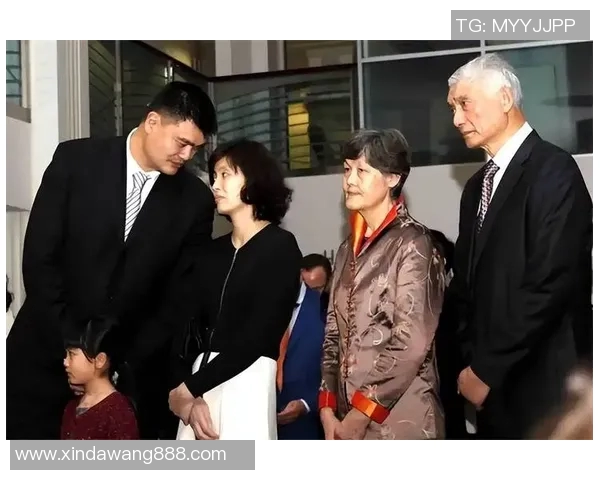 姚明母亲年轻时的珍贵照片曝光网友纷纷感慨母爱的伟大与无私