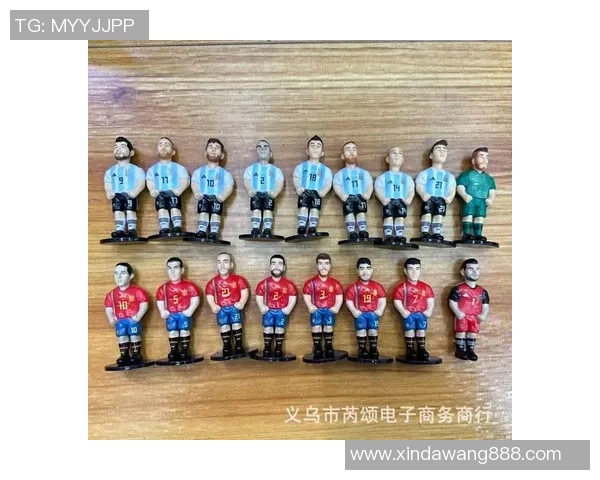 足球明星卡通摆件创意设计与收藏价值探讨